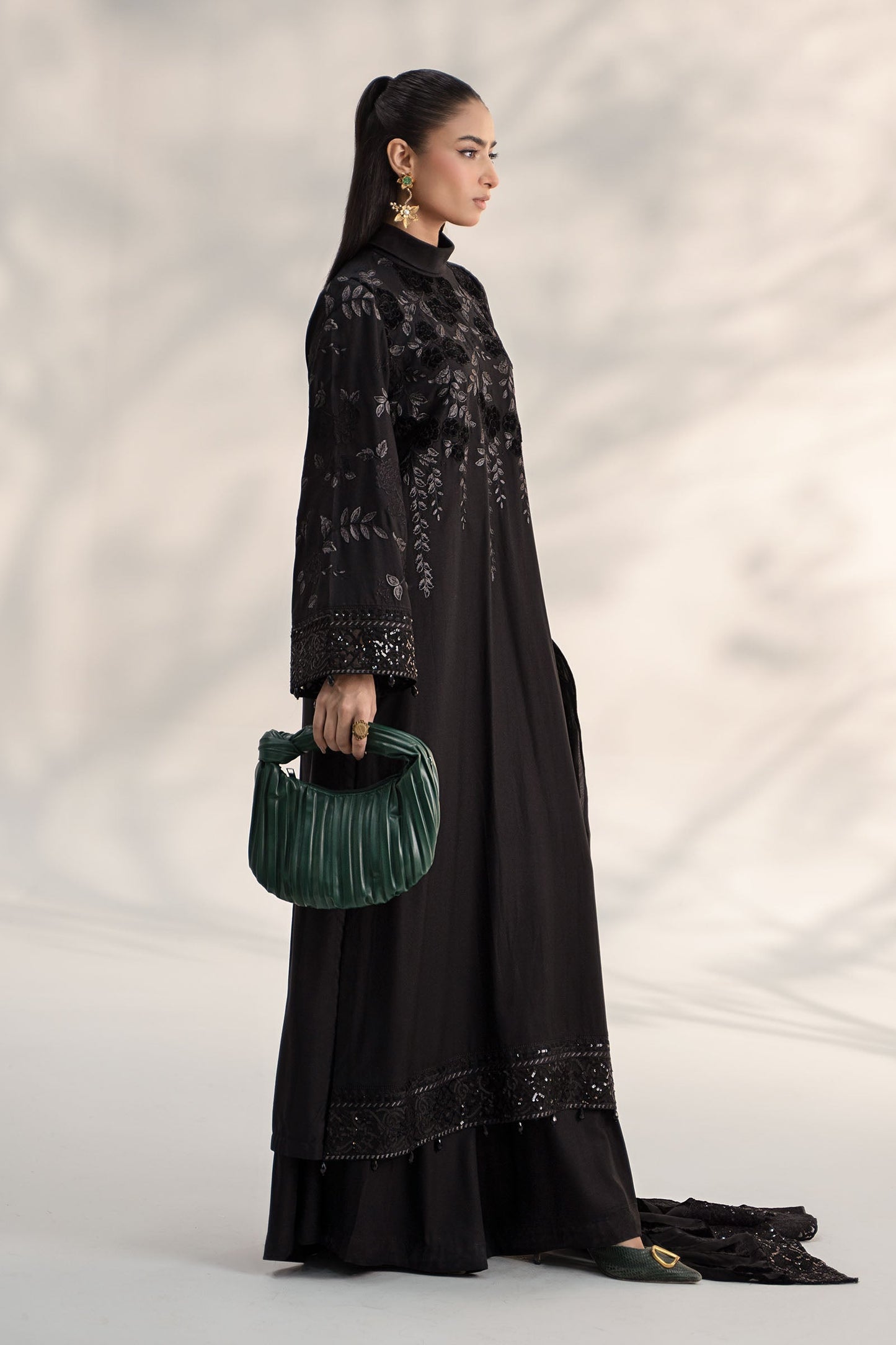 Maria.B. DW-W24-103 | Embroidered Linen Stitched 3-Piece Suit in Black | Zahra Apparel Collection