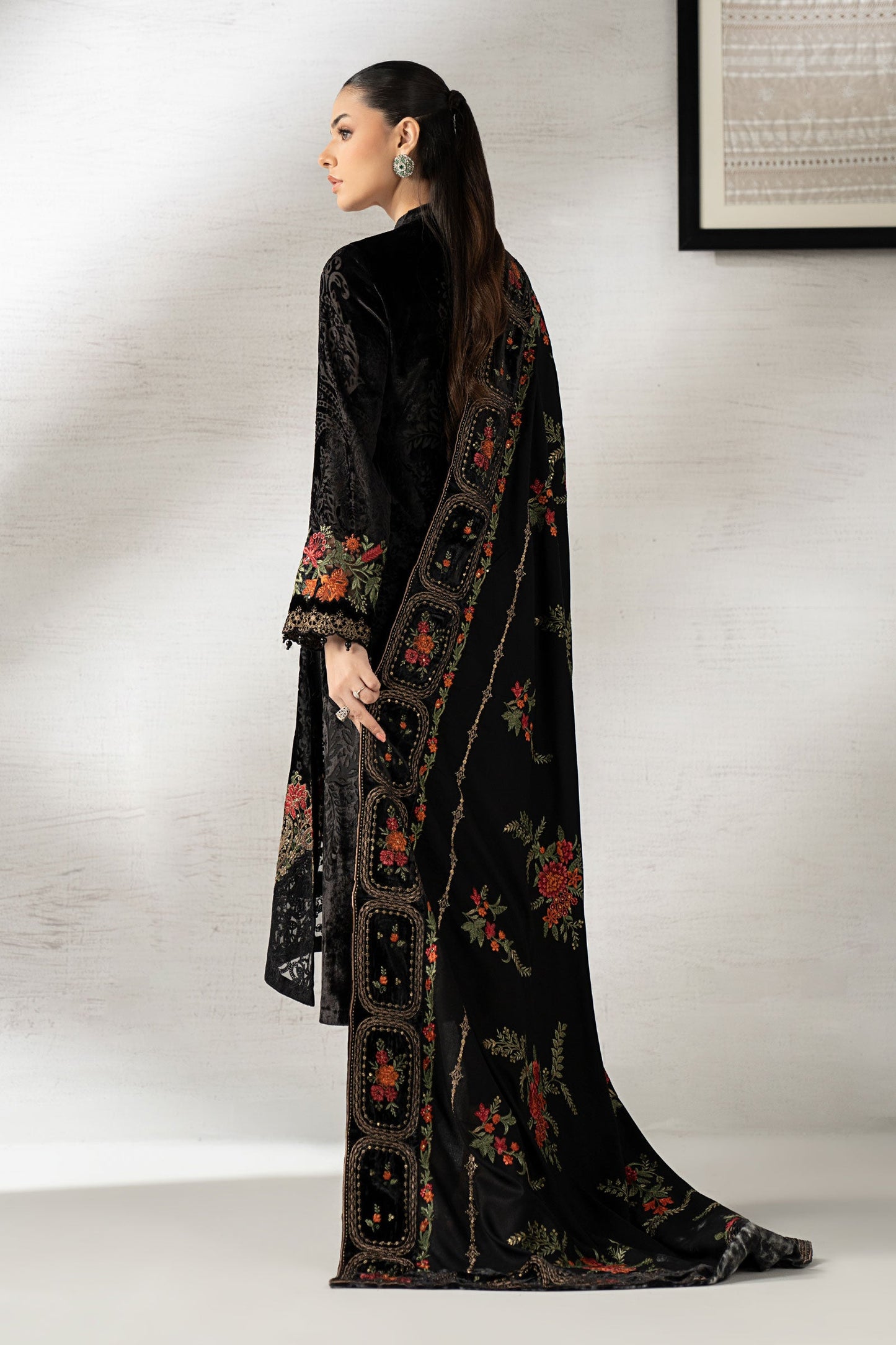 Maria.B. DW-W25-29 — Embroidered Palachi Stitched 3-Piece Suit in Black | Pre-Fall Luxury Pret