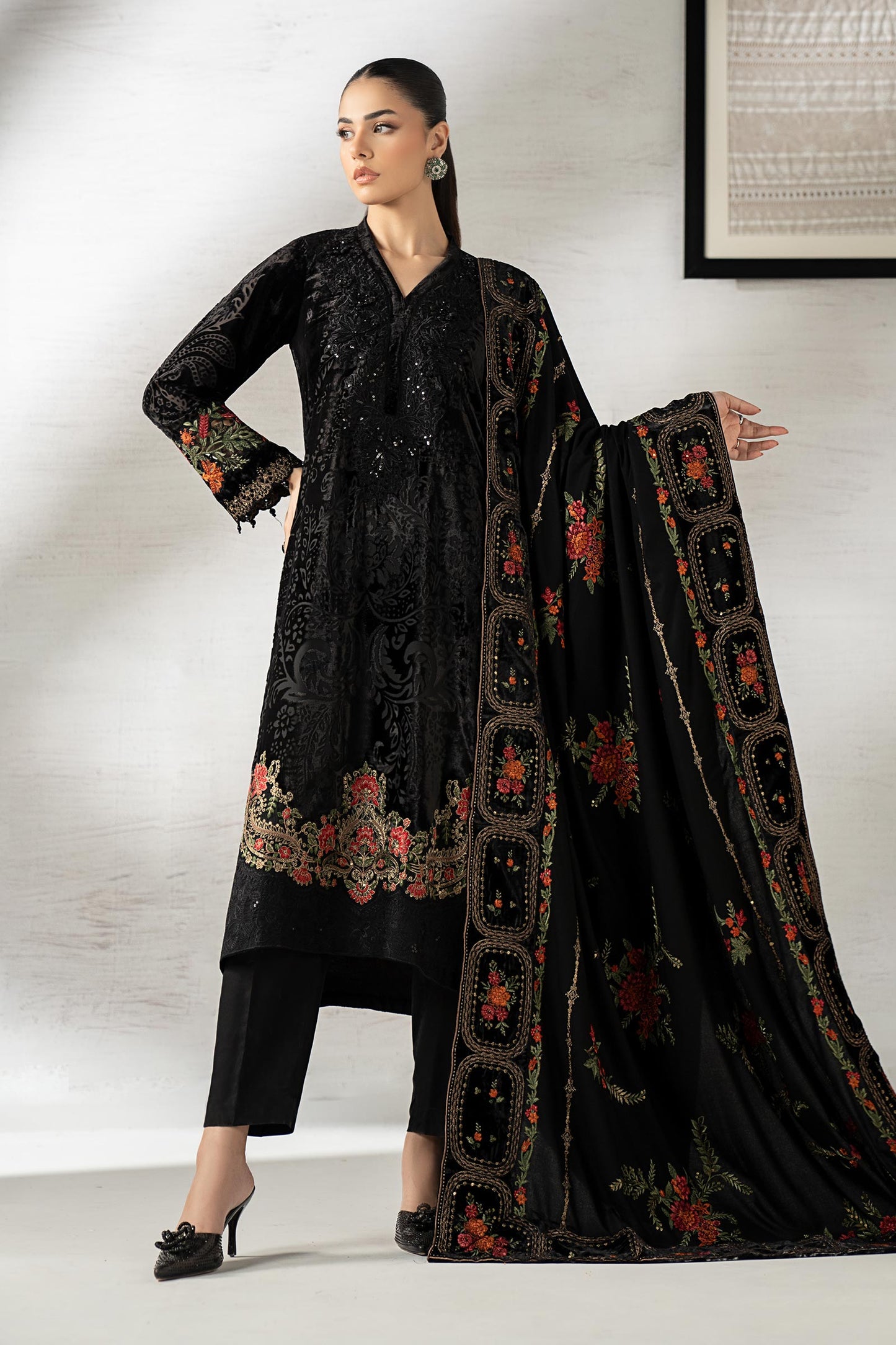 Maria.B. DW-W25-29 — Embroidered Palachi Stitched 3-Piece Suit in Black | Pre-Fall Luxury Pret