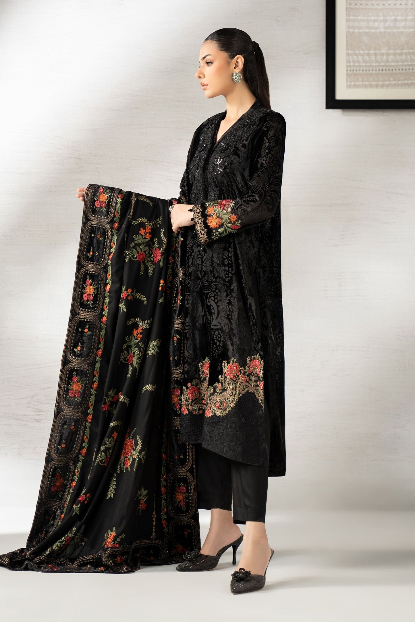 Maria.B. DW-W25-29 — Embroidered Palachi Stitched 3-Piece Suit in Black | Pre-Fall Luxury Pret