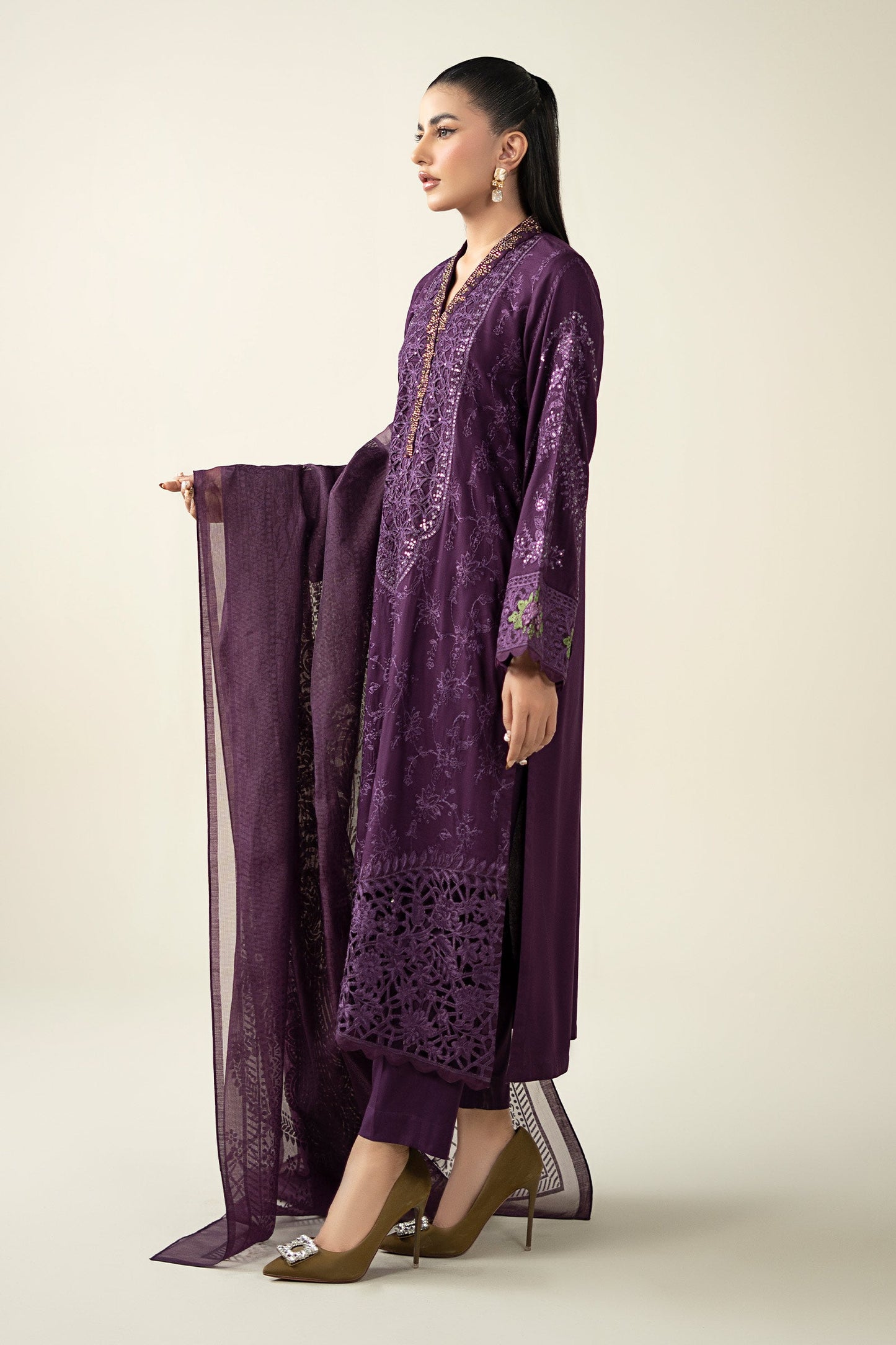 Maria.B. DW-W25-74 — Embroidered Linen Stitched 3-Piece Suit in Purple | Winter Luxury Pret